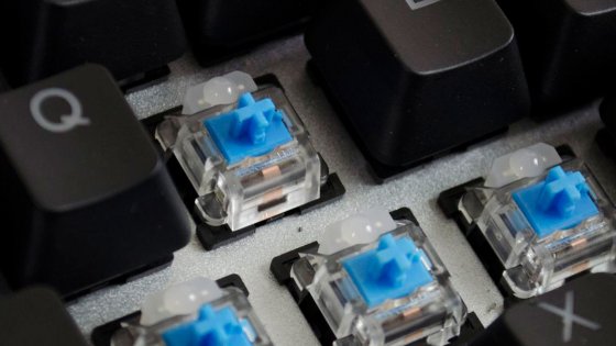 Switches azules de un teclado mecánico - Características y tipos de teclados mecánicos