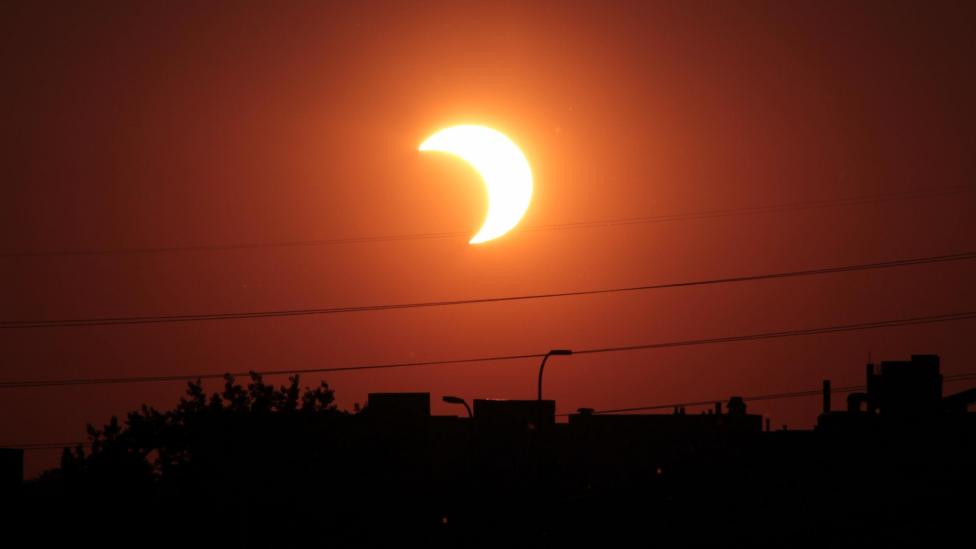 Solar Eclipse - How to View the Solar Eclipse Safetly