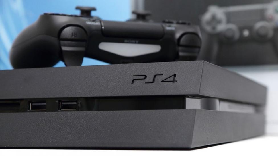 Playstation 4 y mando - Playstation Plus Septiembre: Predicciones de juegos gratis
