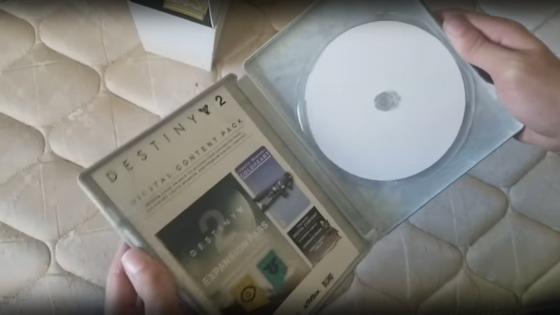La edición física de Destiny 2 en PC viene con un disco de papel
